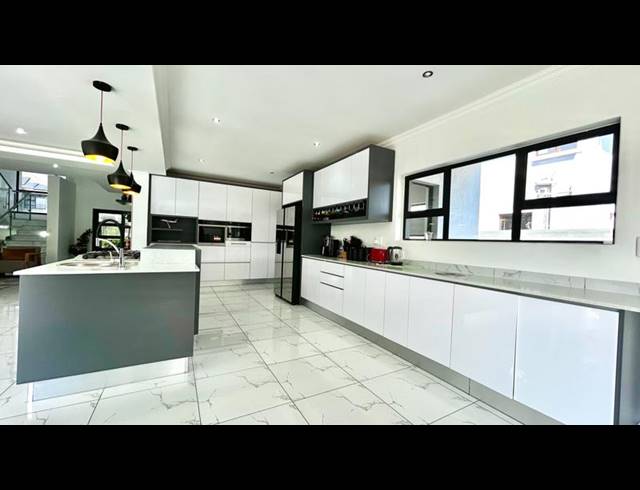 5 BEDROOM HOUSE FOR SALE IN SAVANNAH COUNTRY ESTATE